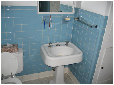 Bungalow 2 Before Bathroom